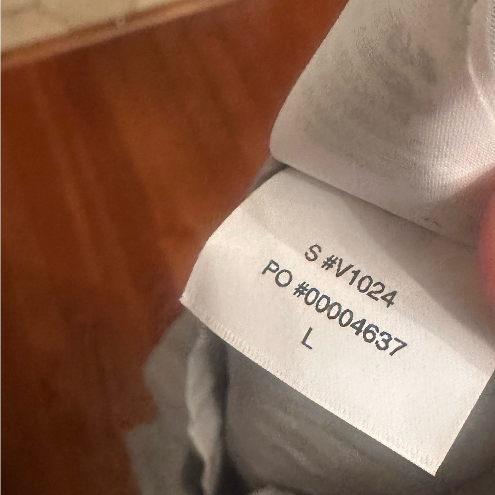 Vuori Short Sleeve Manhattan Button Down, sky grey mens Large, Brand new! - Picture 5 of 5